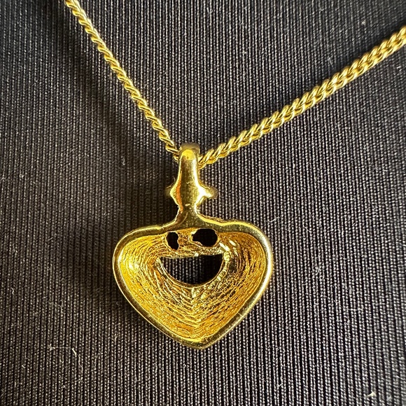 Christian Dior CD in Necklace: in Heart with Rhinestone - Picture 5 of 14